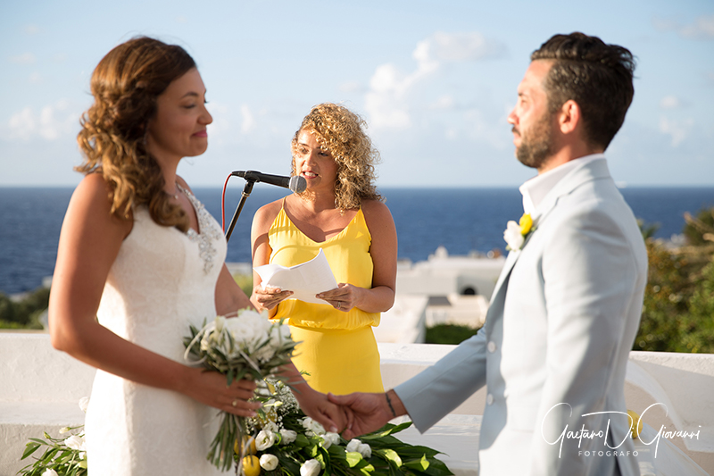 matrimonio a Stromboli: cerimonia in villa