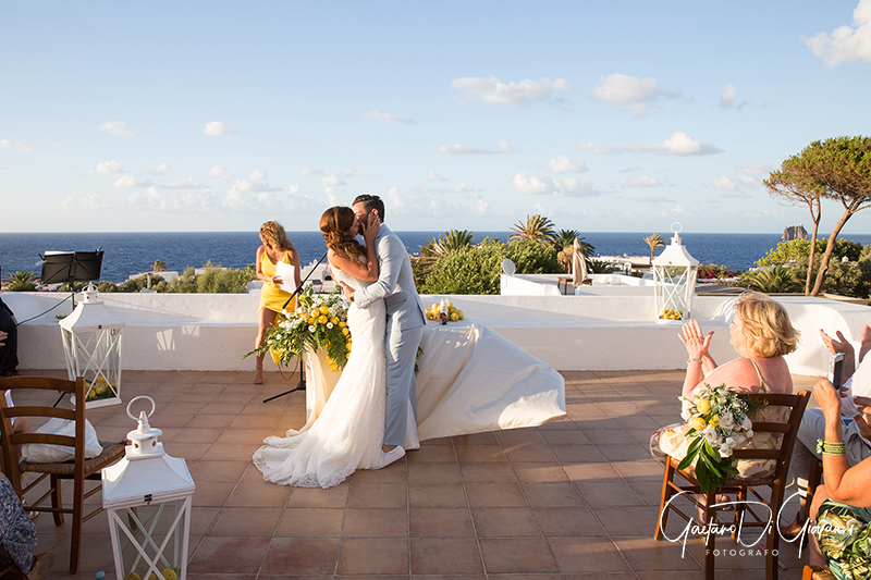 matrimonio a Stromboli: cerimonia in villa