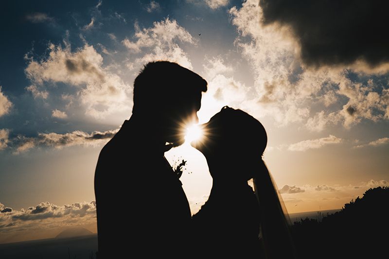 Matrimonio a Lipari: silhouette sposi