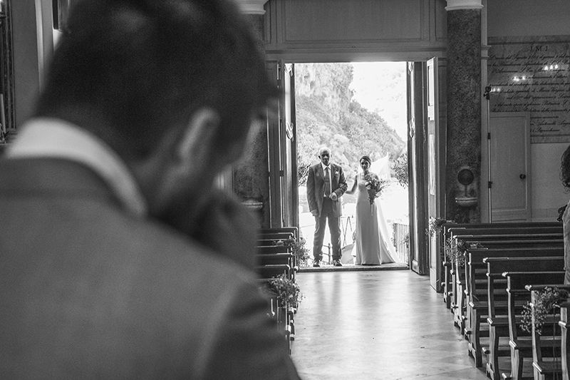 Matrimonio a Lipari: la sposa entra in chiesa