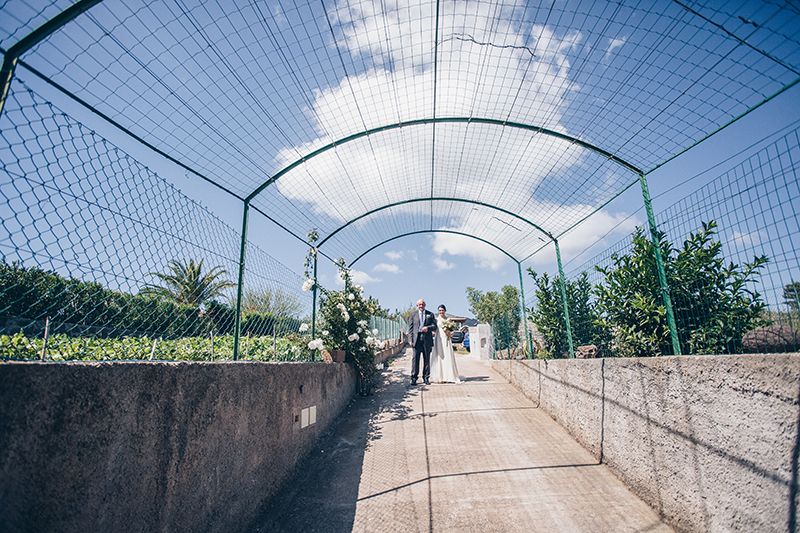 Matrimonio a Lipari: la sposa esce di casa