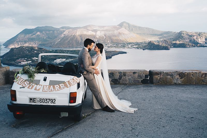 Matrimonio a Lipari: sposi con fiat 126