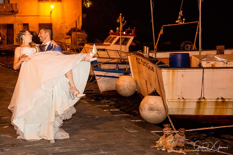 Matrimonio a Lipari: sposi e barche