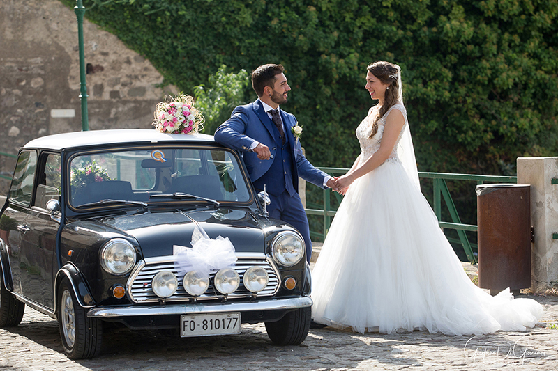 Matrimonio a Lipari: sposi con auto