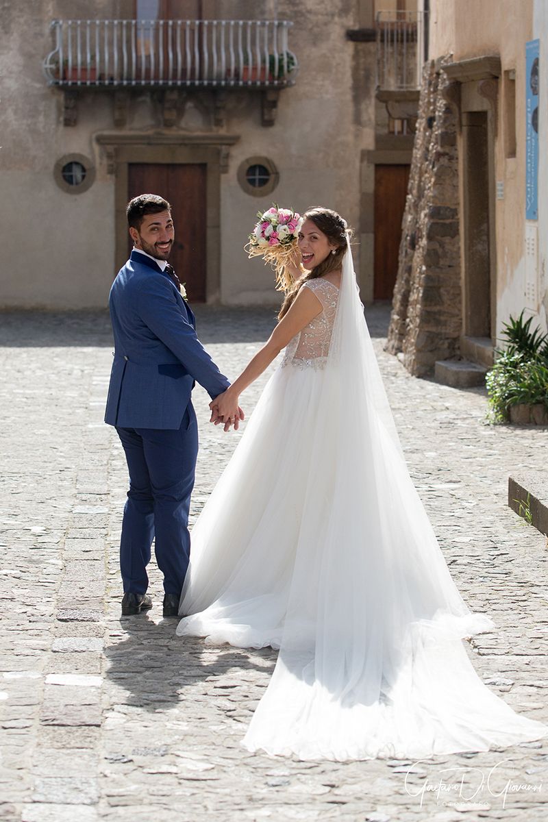 Matrimonio a Lipari: sposi sorridenti