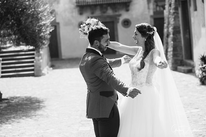Matrimonio a Lipari: sposi gioiosi
