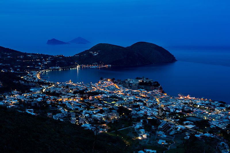 centro di lipari di notte