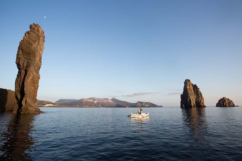 matrimonio a lipari ,sposi in barca