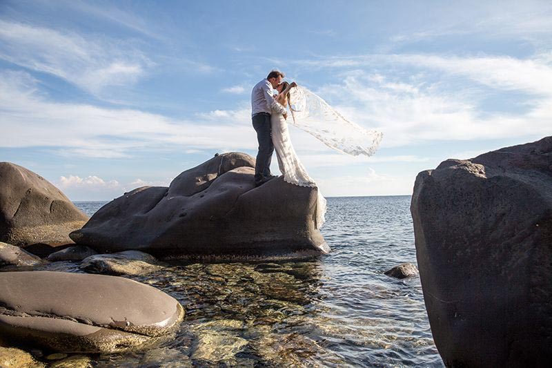 fotografo eolie sposi al mare