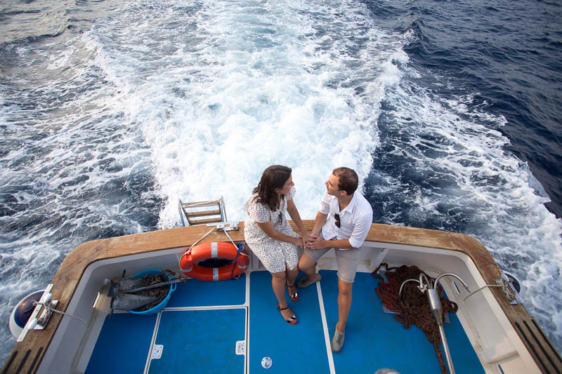 futuri sposi prima del matrimonio a lipari in barca