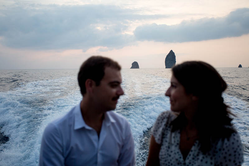 futuri sposi prima del matrimonio a lipari tramonto faraglioni