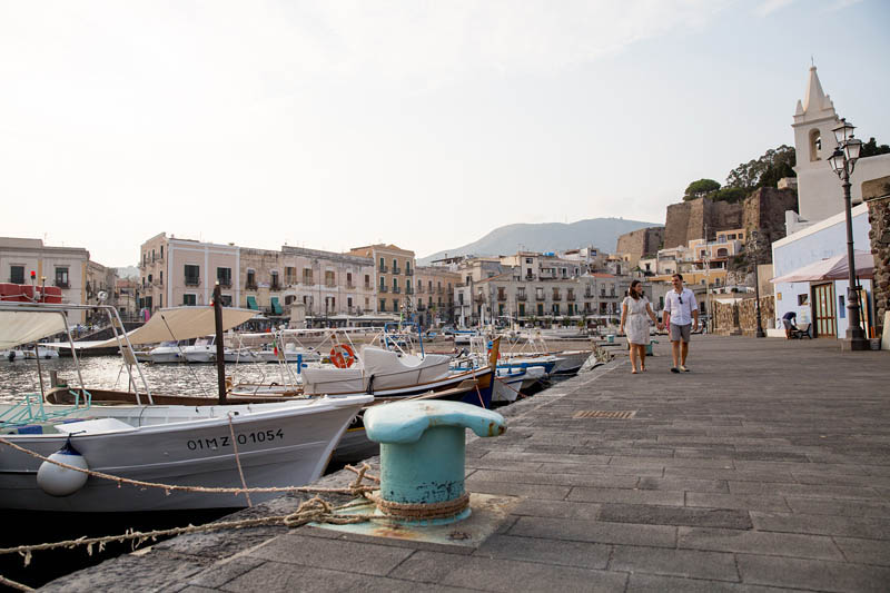 futuri sposi prima del matrimonio a lipari marina corta